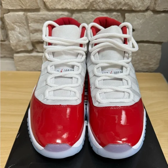 EUC Air Jordan 11 Retro Varsity Red/Cherry Men Size 8.5 - Picture 3 of 13